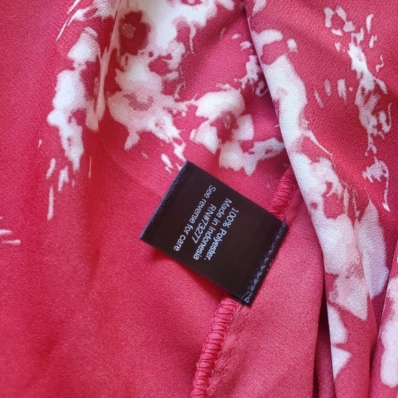 Simply Vera Vera Wang Yoke Front Shell Sleeveless Red & White Floral Sz L Tunic - Picture 9 of 11